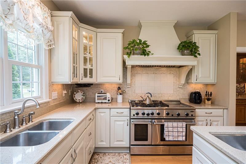 736 Fairview Road Pittsburgh, PA 15238 - Photo 7 of 25 Gallery Image 7