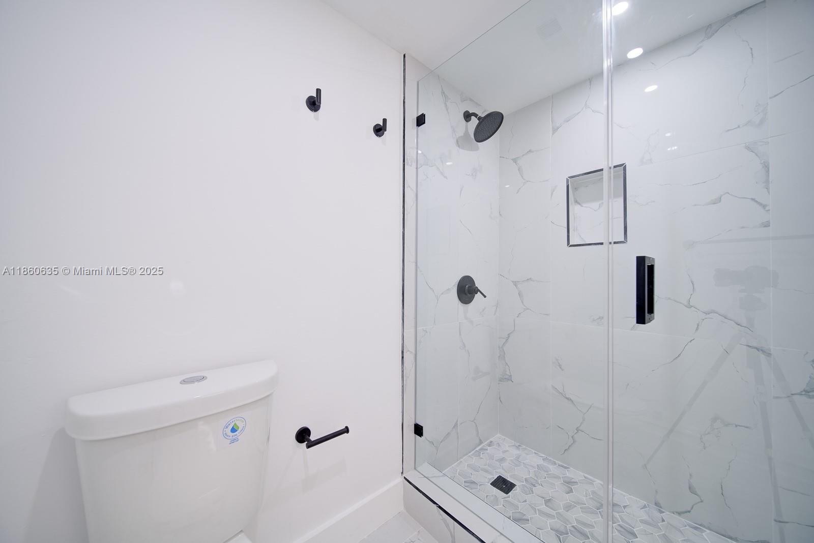 14850 Naranja Lakes Boulevard, Unit B1P Homestead, FL 33032 - Photo 16 of 21 a bathroom with a shower