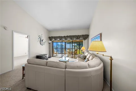 $134,900 | 15448 Admiralty Circle, Unit 8, North Fort Myers, FL 33917
