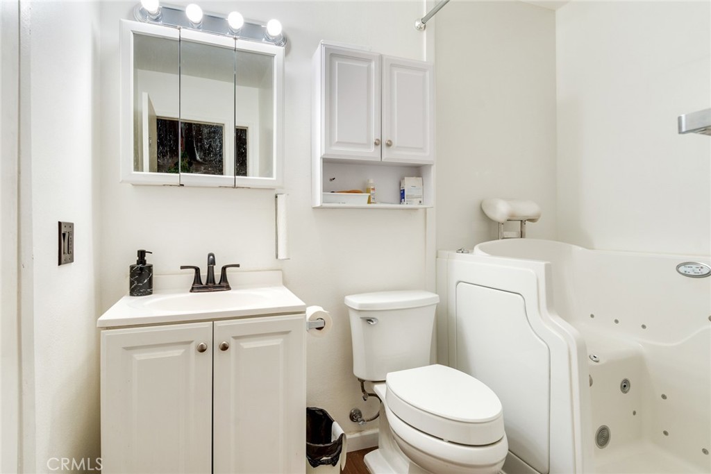 1065 Bascomb Drive Riverside, CA 92507 - Photo 11 of 26