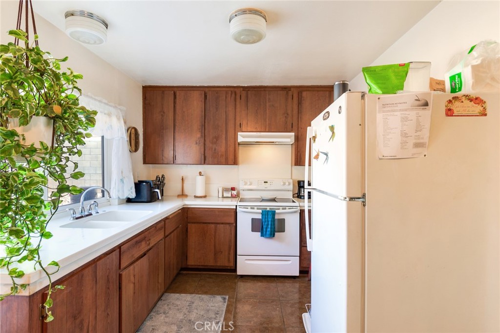 1065 Bascomb Drive Riverside, CA 92507 - Photo 2 of 26