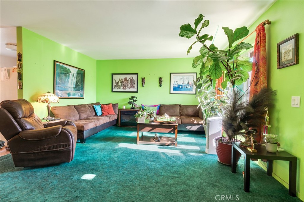 1065 Bascomb Drive Riverside, CA 92507 - Photo 5 of 26