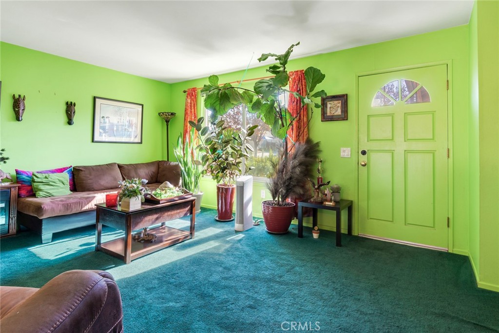 1065 Bascomb Drive Riverside, CA 92507 - Photo 6 of 26