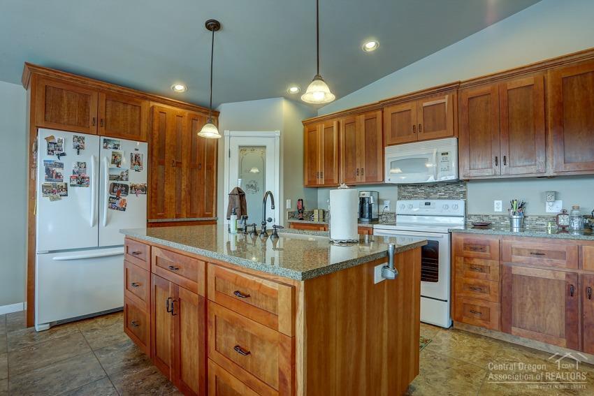 52815 Huntington Road La Pine, OR 97739 - Photo 6 of 25 Additional Photo