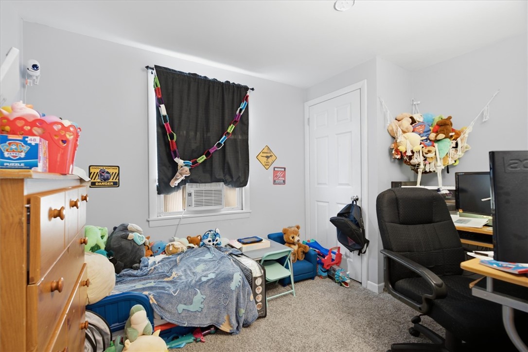 44 Warwick Road Pawtucket, RI 02861 - Photo 12 of 50