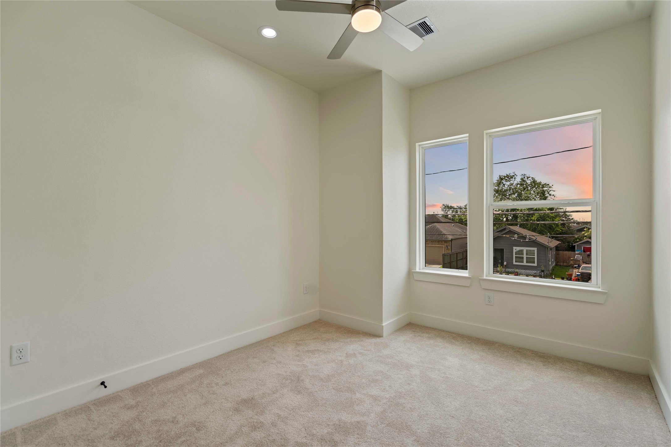 7977 Angus Street Houston, TX 77028 - Photo 7 of 14