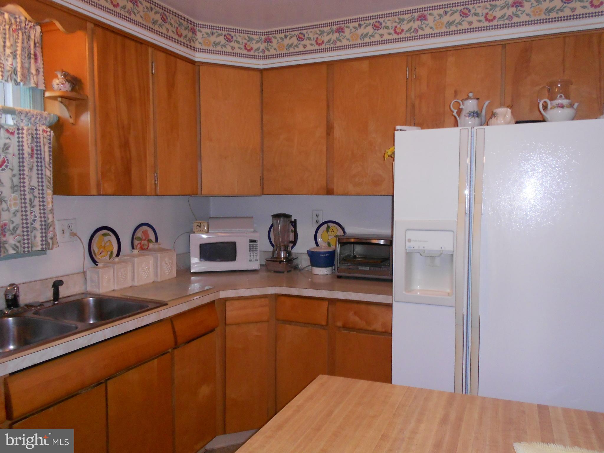 51 Dungarrie Road Baltimore, MD 21228 - Photo 15 of 30 Kitchen w/Wood Cabinets