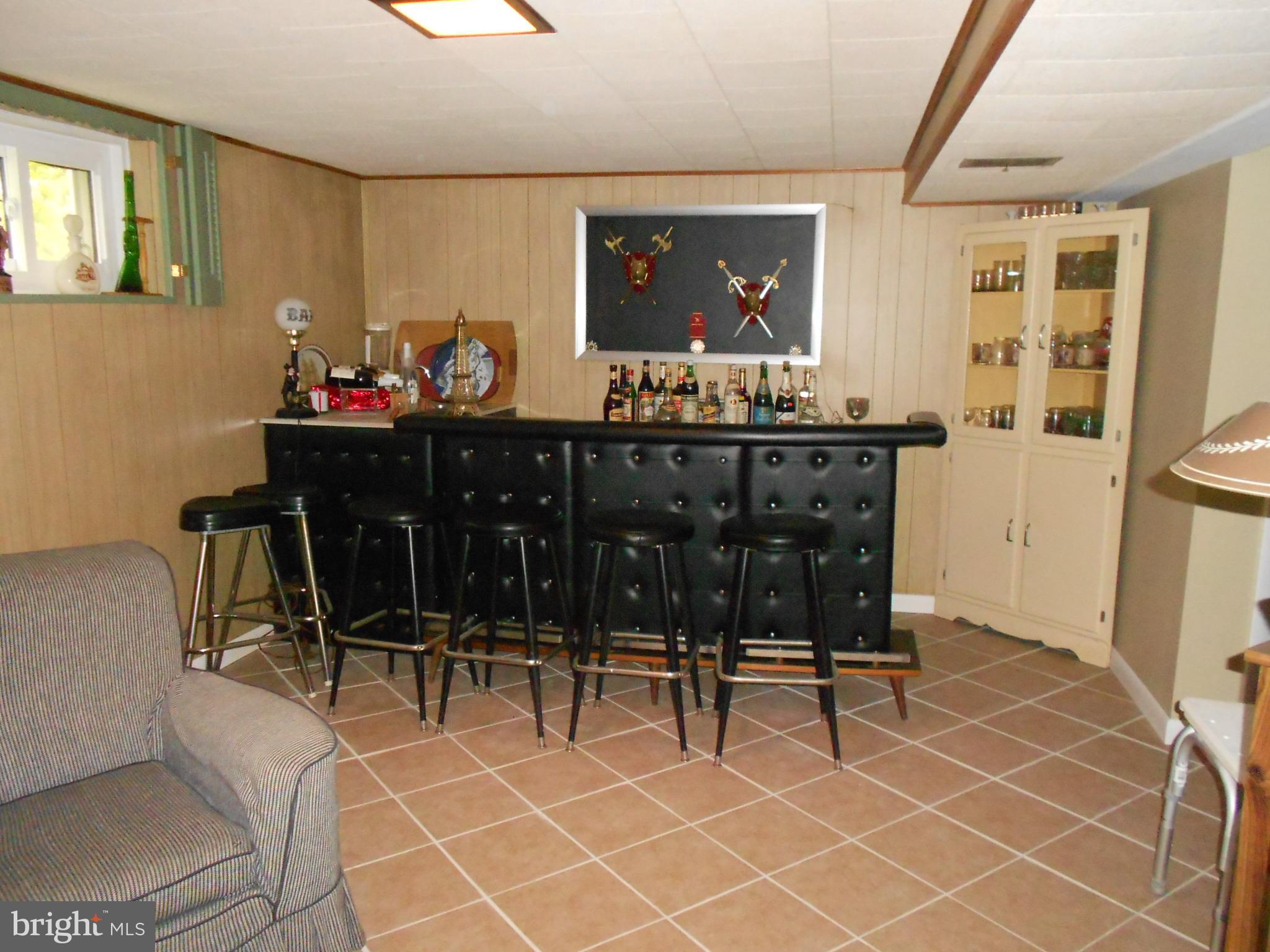 51 Dungarrie Road Baltimore, MD 21228 - Photo 28 of 30 Family Room w/Entertaining Bar