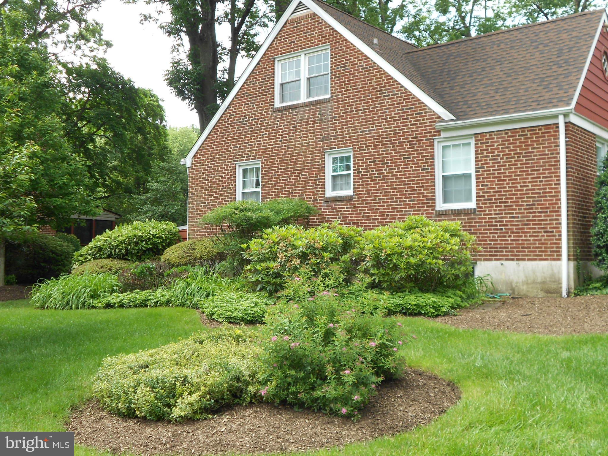 51 Dungarrie Road Baltimore, MD 21228 - Photo 5 of 30 Pretty Gardens