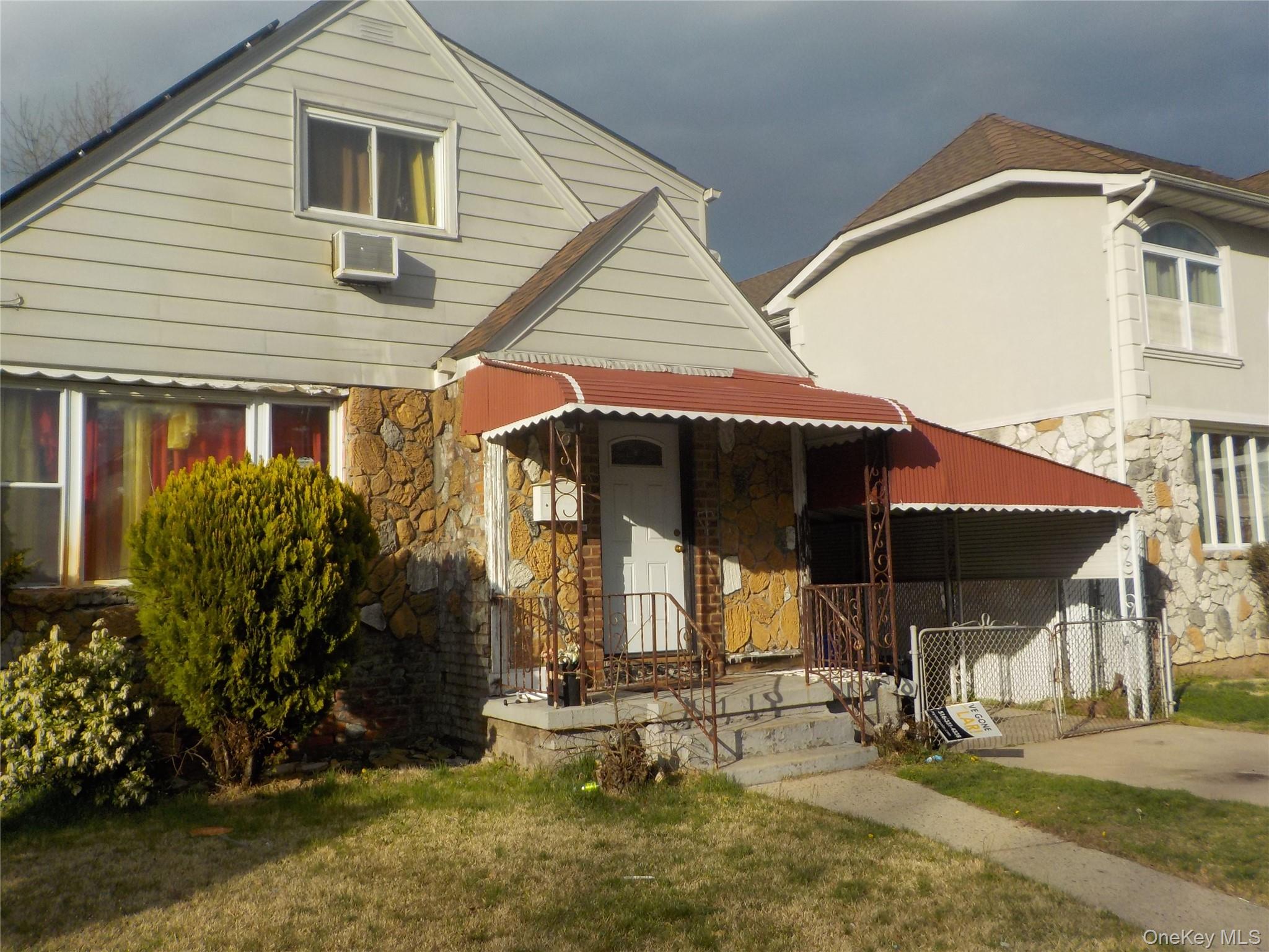 231-37 128th Road Queens, NY 11413 - Photo 4 of 5 Gallery Image 4