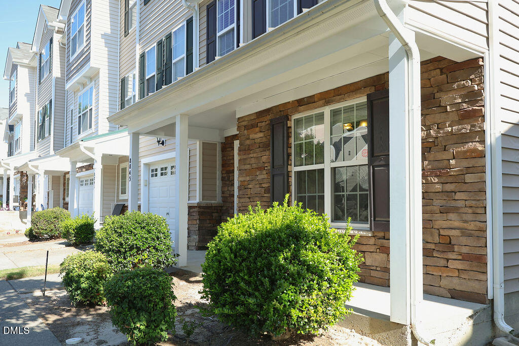8843 Thornton Town Place Raleigh, NC 27616 - Photo 3 of 32 7I6A9390