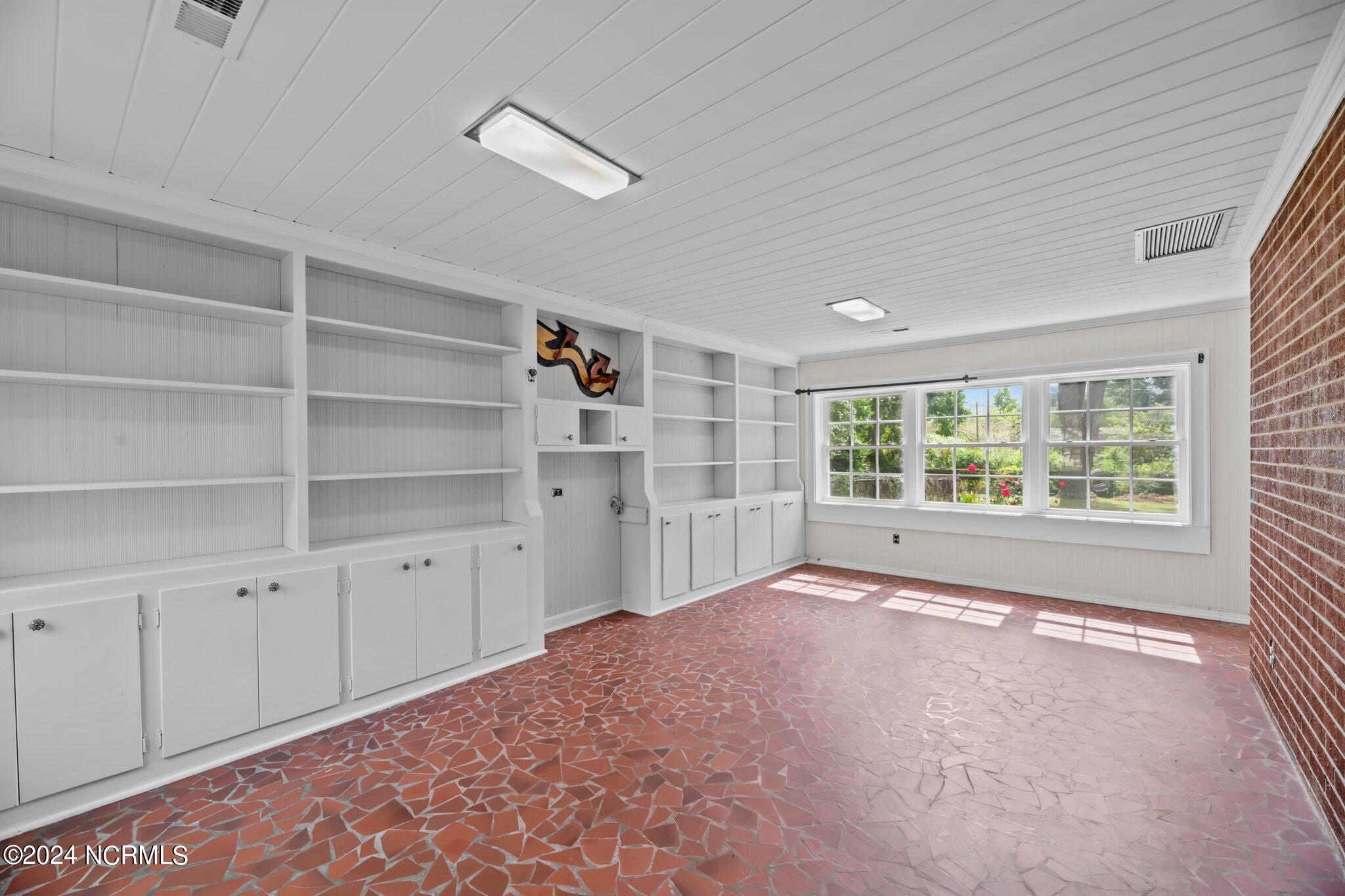 1807 Tryon Road New Bern, NC 28560 - Photo 6 of 33 CCARE