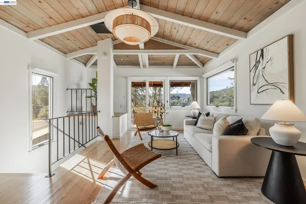 $960,900 | 148 Ridgeway Avenue, Fairfax, CA 94930