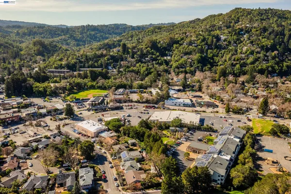 $960,900 | 148 Ridgeway Avenue, Fairfax, CA 94930