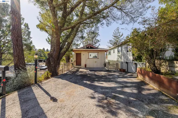 $960,900 | 148 Ridgeway Avenue, Fairfax, CA 94930