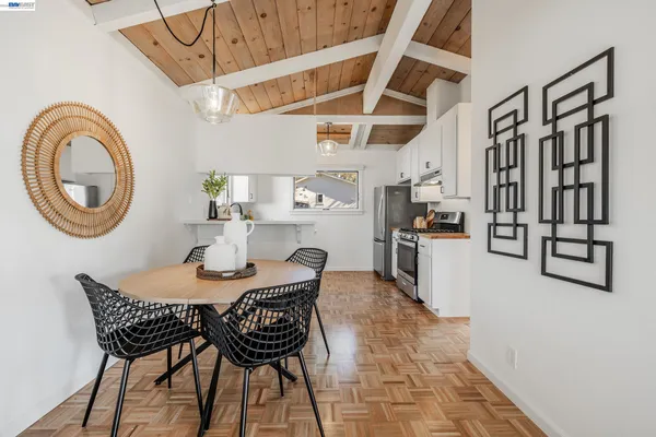 $960,900 | 148 Ridgeway Avenue, Fairfax, CA 94930