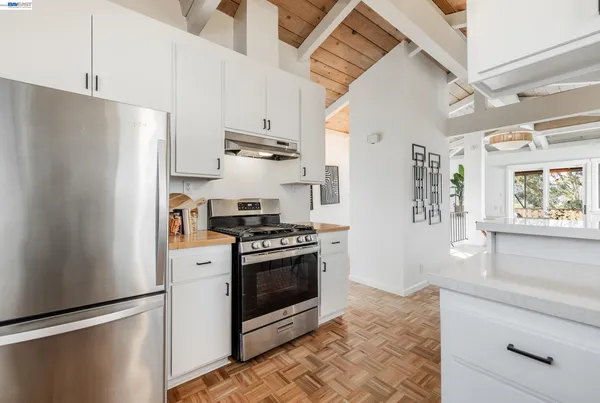 $960,900 | 148 Ridgeway Avenue, Fairfax, CA 94930