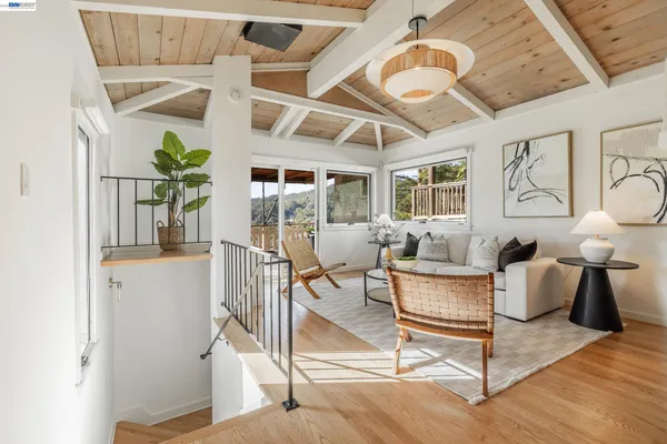 $960,900 | 148 Ridgeway Avenue, Fairfax, CA 94930