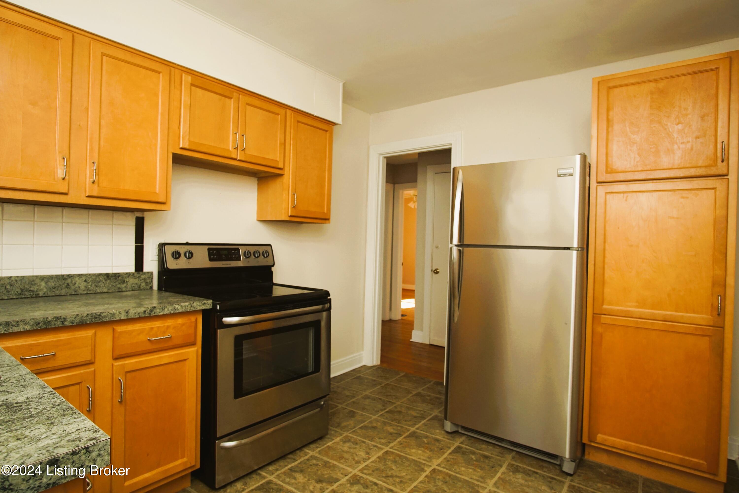 4002 Brownlee Road Louisville, KY 40207 - Photo 11 of 29 DSC03905