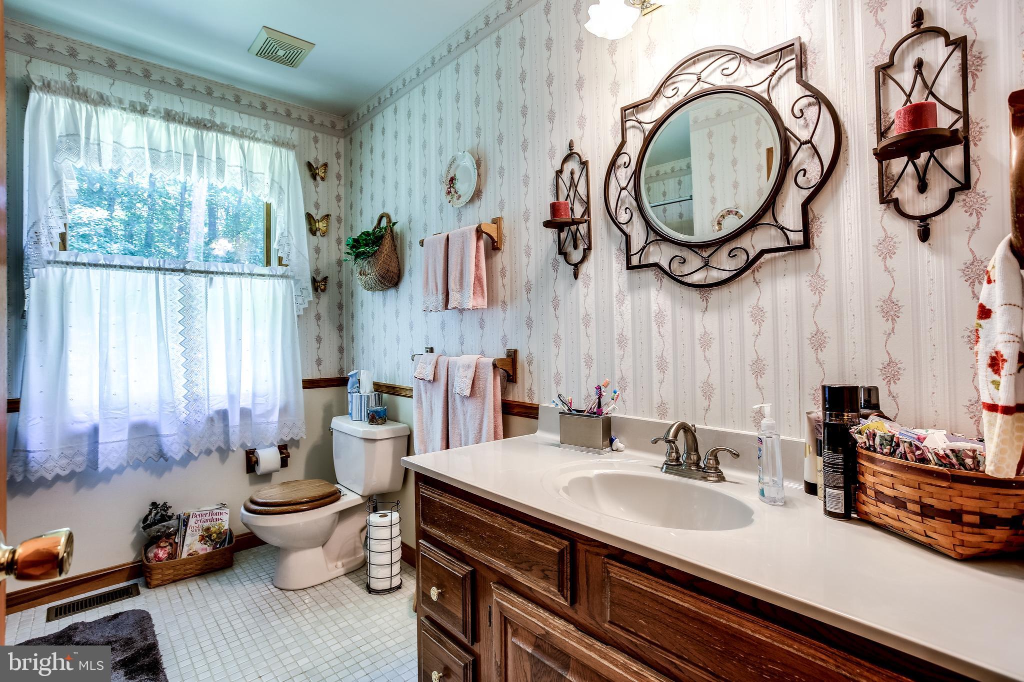 3784 Roop Road New Windsor, MD 21776 - Photo 18 of 49 Hall bath