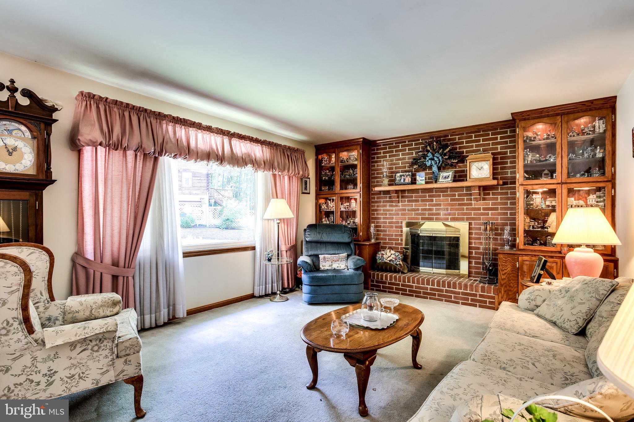 3784 Roop Road New Windsor, MD 21776 - Photo 4 of 49 living room