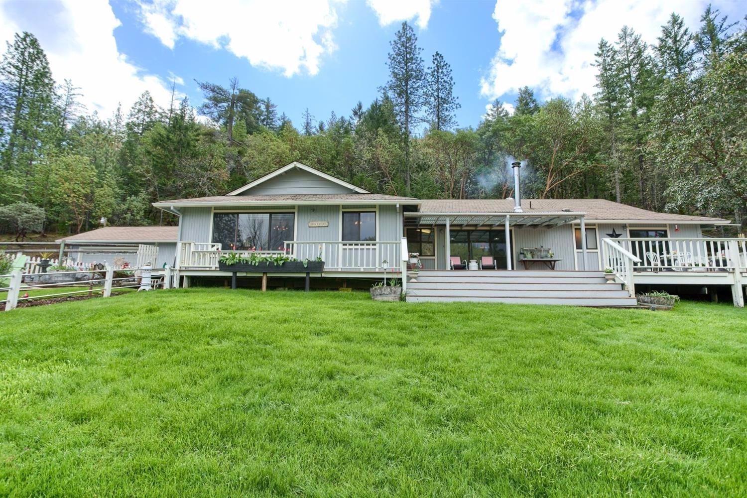 555 Keen Road Grants Pass, OR 97527 - Photo 29 of 35 Close-up Front Home Profile!