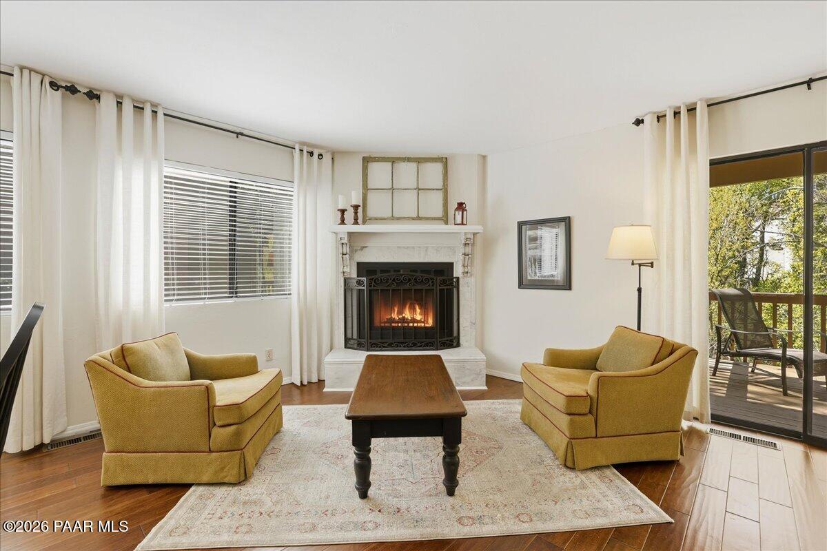 900 Old Stage Road Prescott, AZ 86303 - Photo 4 of 28 04-Living Room