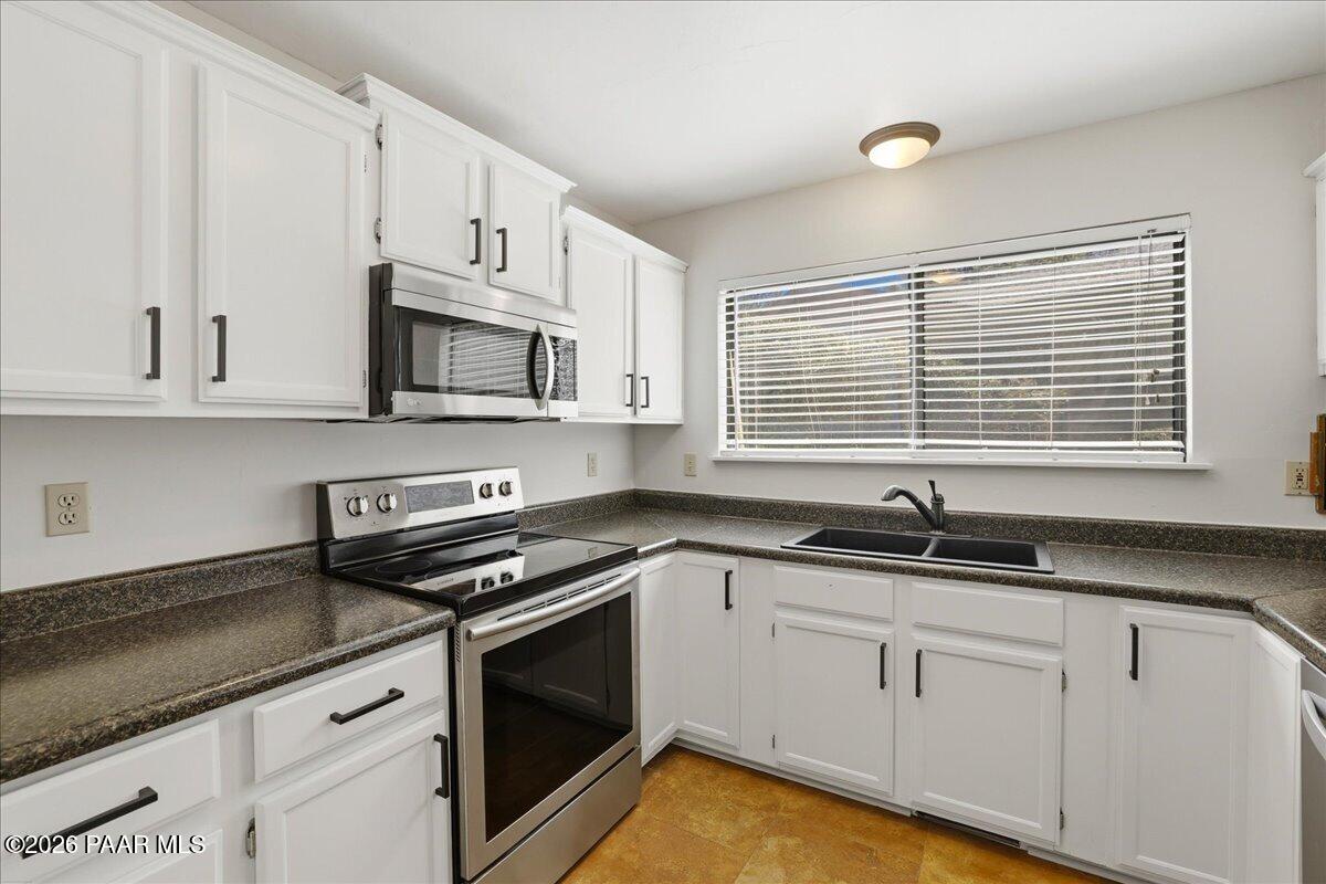 900 Old Stage Road Prescott, AZ 86303 - Photo 10 of 28 10-Kitchen