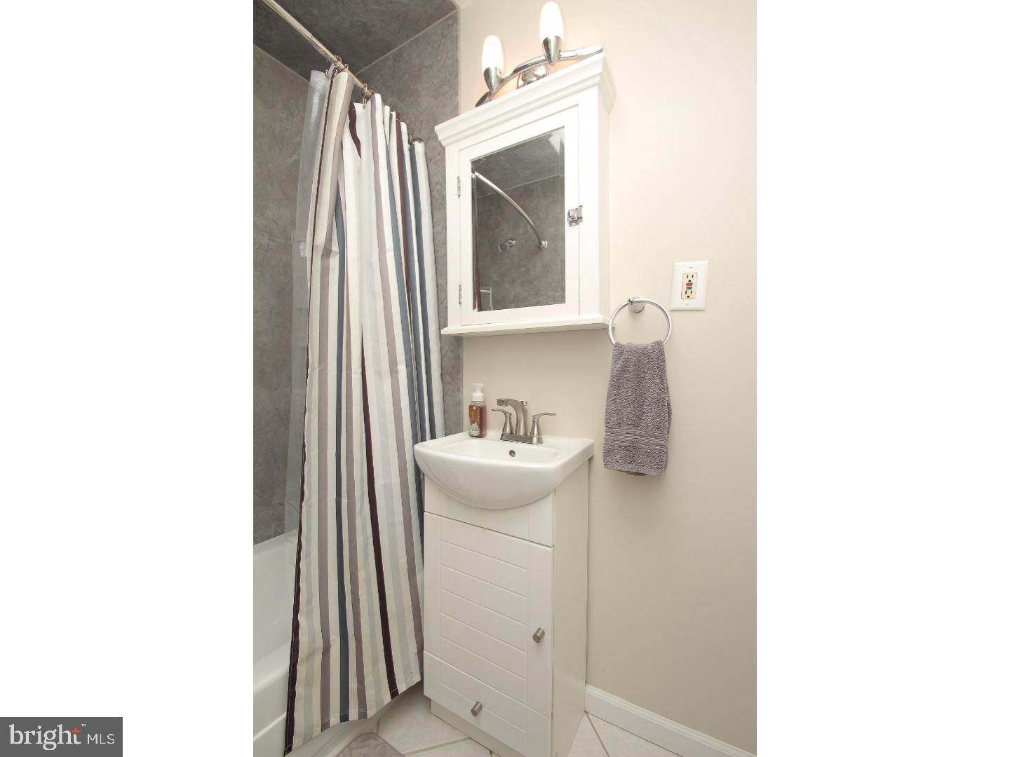 1555 Sinkler Road Warminster, PA 18974 - Photo 13 of 25 Gallery Image 13