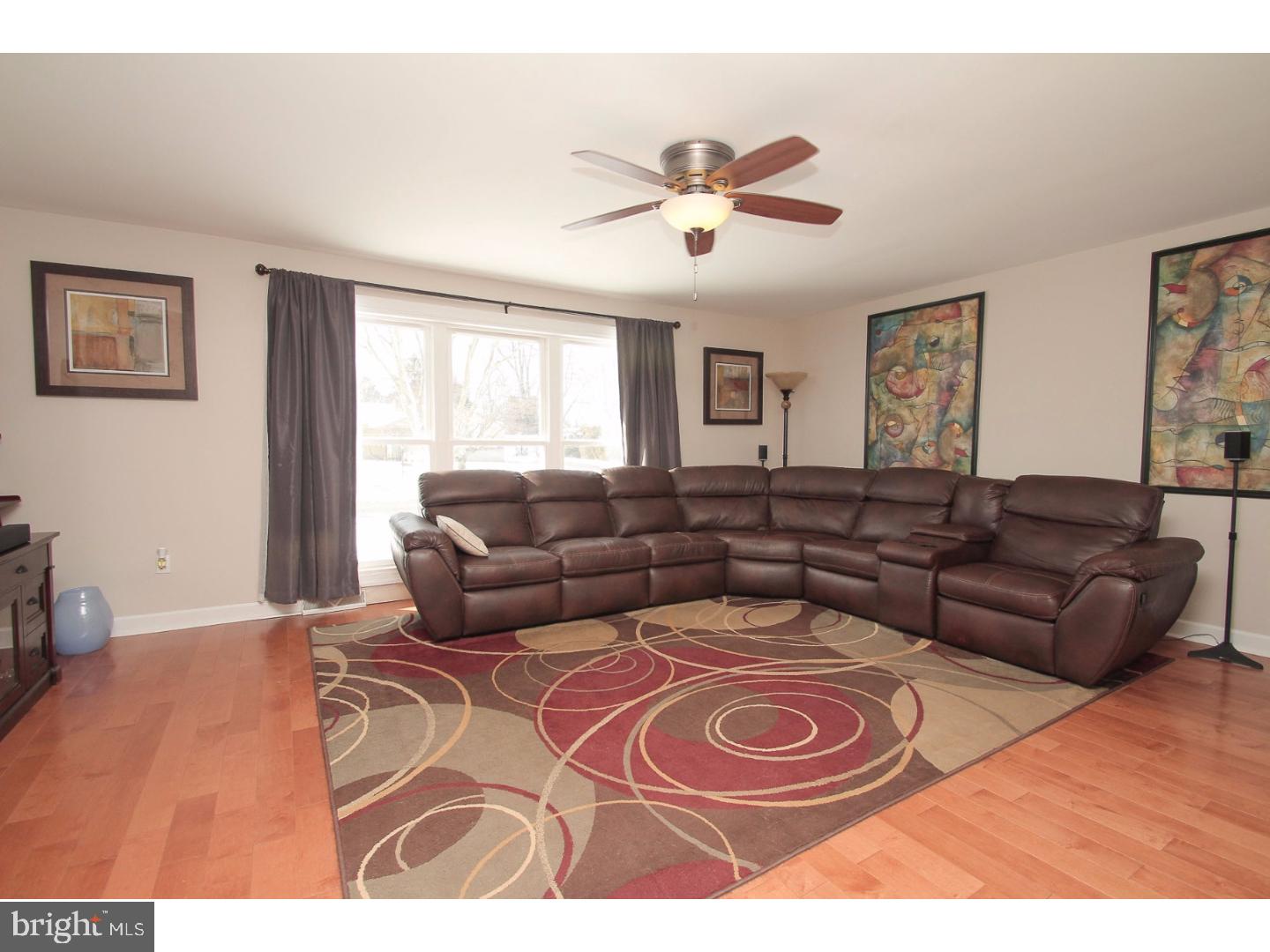 1555 Sinkler Road Warminster, PA 18974 - Photo 8 of 25 Gallery Image 8