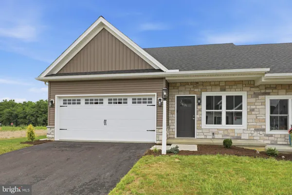 $404,900 | 234 Pilgrim Drive, Lancaster, PA 17603