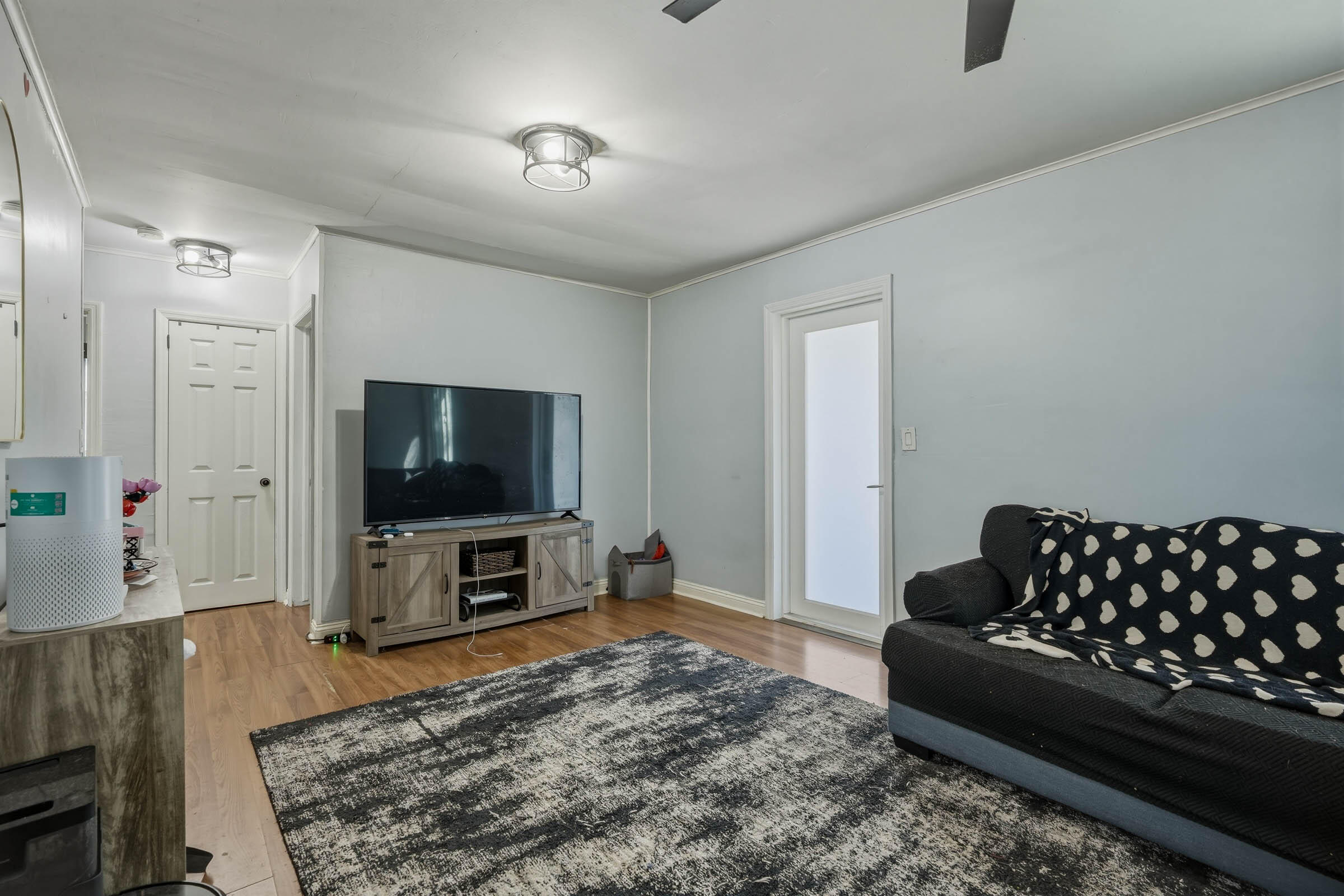 2805 Flagler Avenue Key West, FL 33040 - Photo 29 of 53 a living room with furniture and a flat screen tv