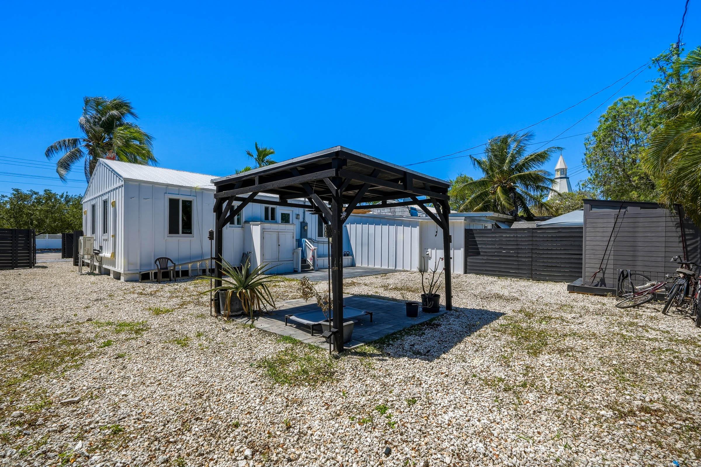 2805 Flagler Avenue Key West, FL 33040 - Photo 44 of 53 a front view of a house with garden