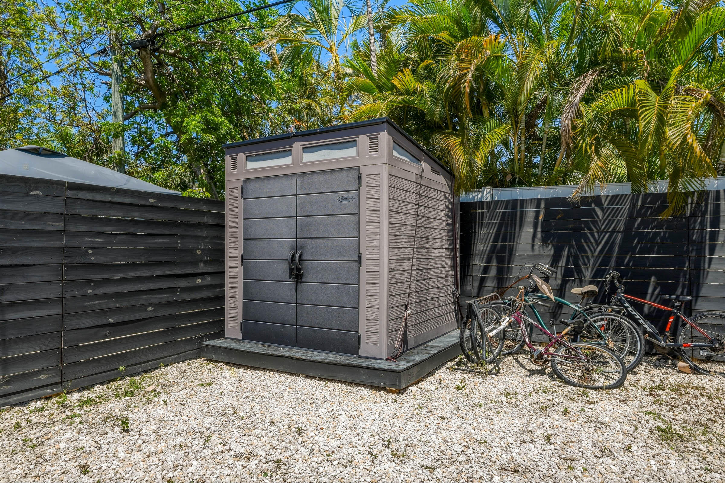2805 Flagler Avenue Key West, FL 33040 - Photo 45 of 53 a backyard of a house