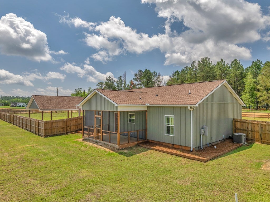 1354 Lakeway Road Dublin, GA 31027 - Photo 7 of 38 Gallery Image 7