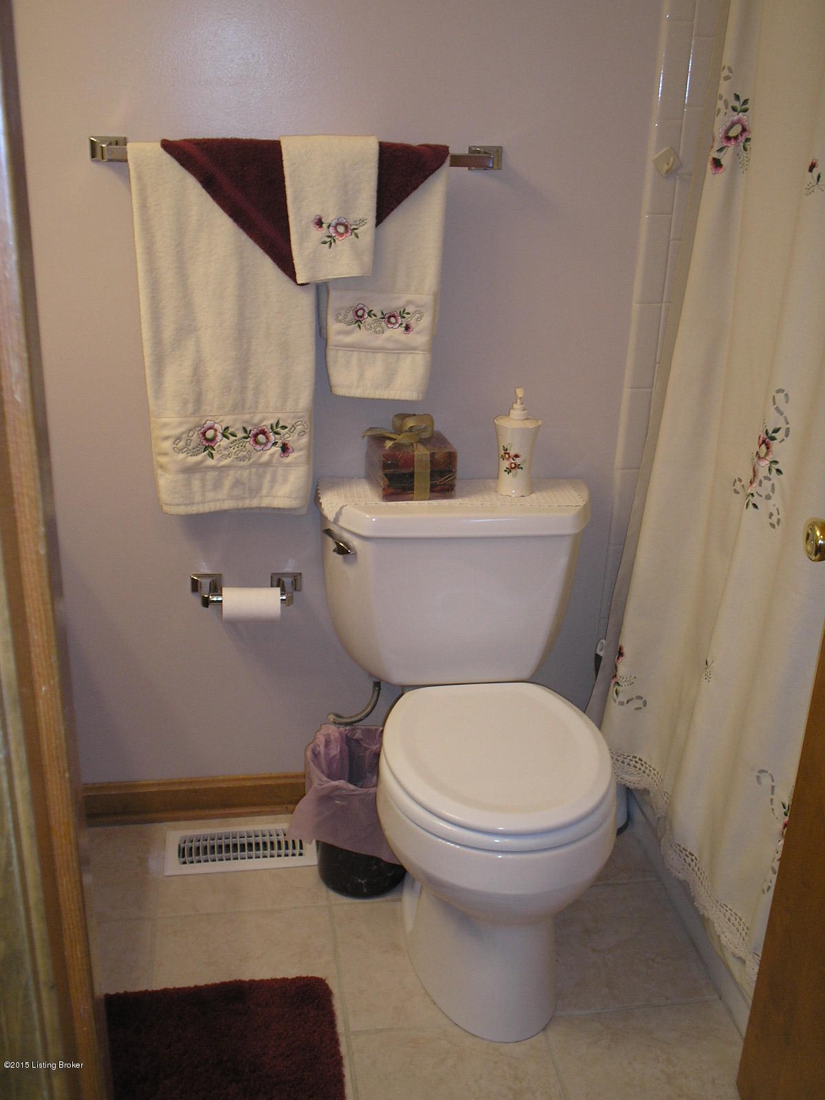 2606 Wareham Road Louisville, KY 40242 - Photo 33 of 34 Full Bath view.JPG