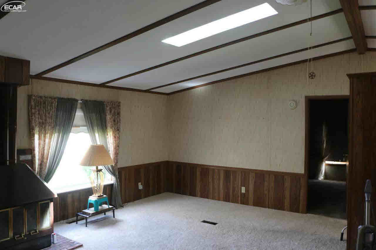 10087 Stover Road Otisville, MI 48463 - Photo 5 of 20 21234248-4.JPG