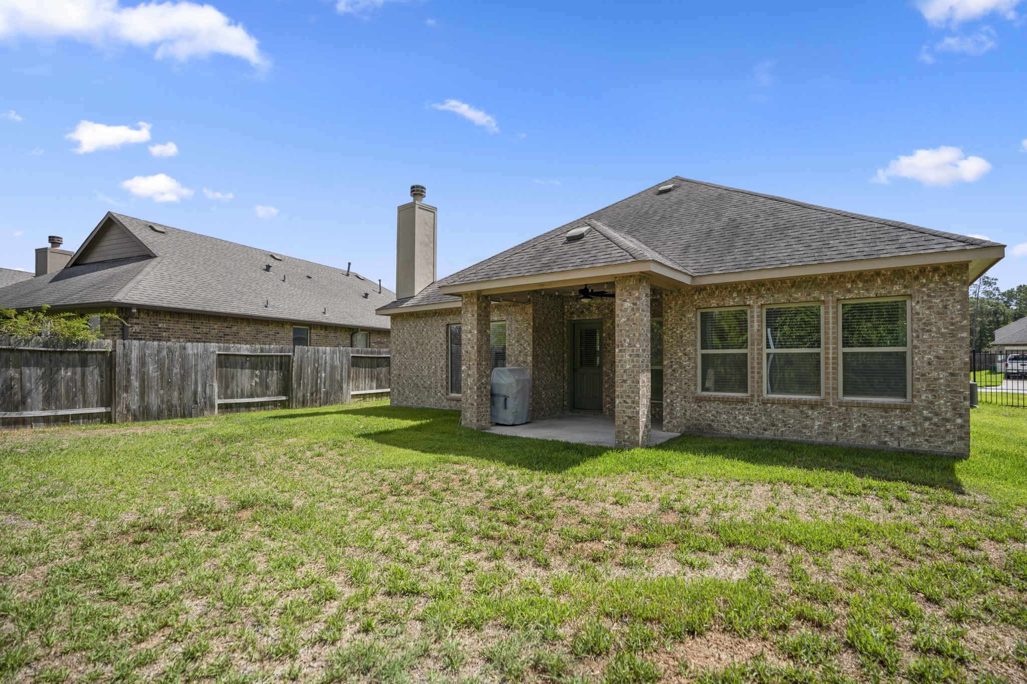 5319 Claymore Meadow Lane Spring, TX 77389 - Photo 29 of 34 a view of a house with a yard and sitting area