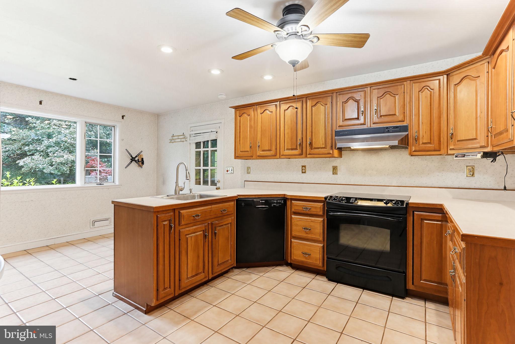 1900 Frederick Road Catonsville, MD 21228 - Photo 13 of 49 Gallery Image 13