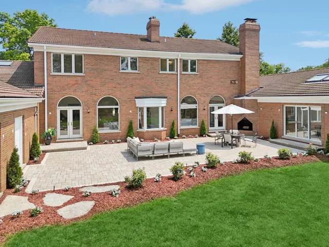 $2,795,000 | 2430 Dorina Drive, Northfield, IL 60093