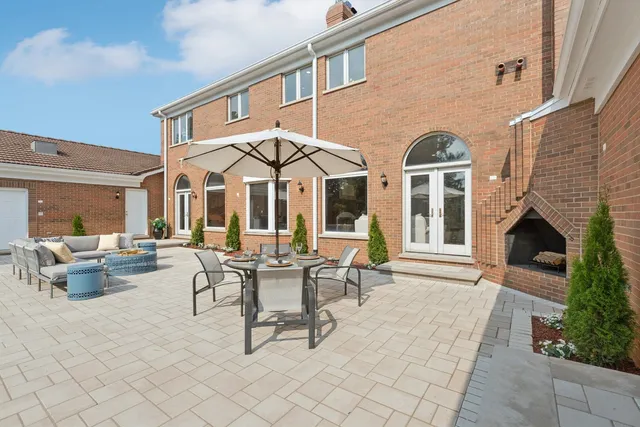 $2,795,000 | 2430 Dorina Drive, Northfield, IL 60093