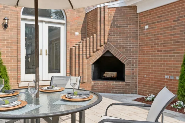 $2,795,000 | 2430 Dorina Drive, Northfield, IL 60093