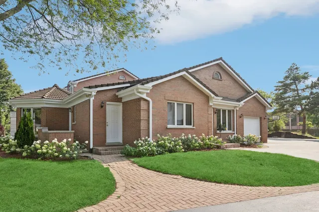 $2,795,000 | 2430 Dorina Drive, Northfield, IL 60093