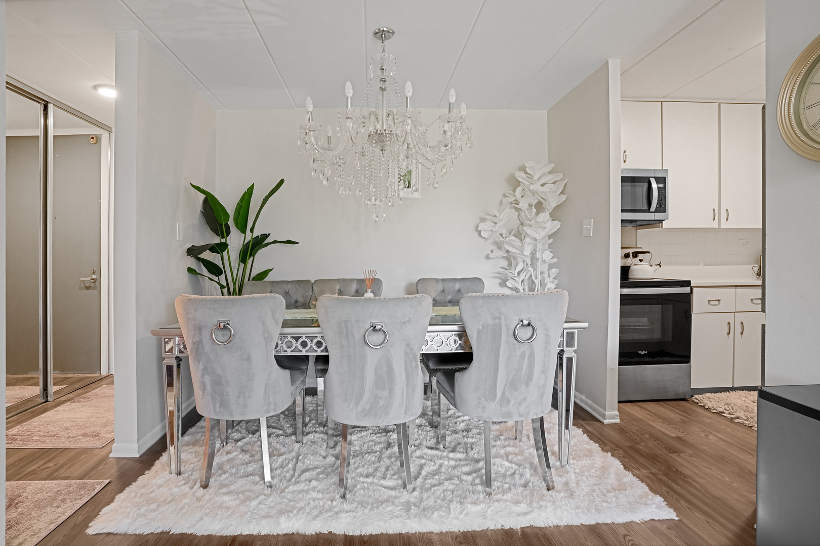 16 East Old Willow Road, Unit 223S Prospect Heights, IL 60070 - Photo 5 of 27 a view of a dining room with furniture