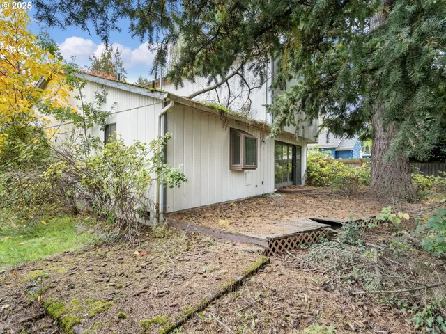 $420,000 | 3434 Southeast Rockwood Street, Milwaukie, OR 97222