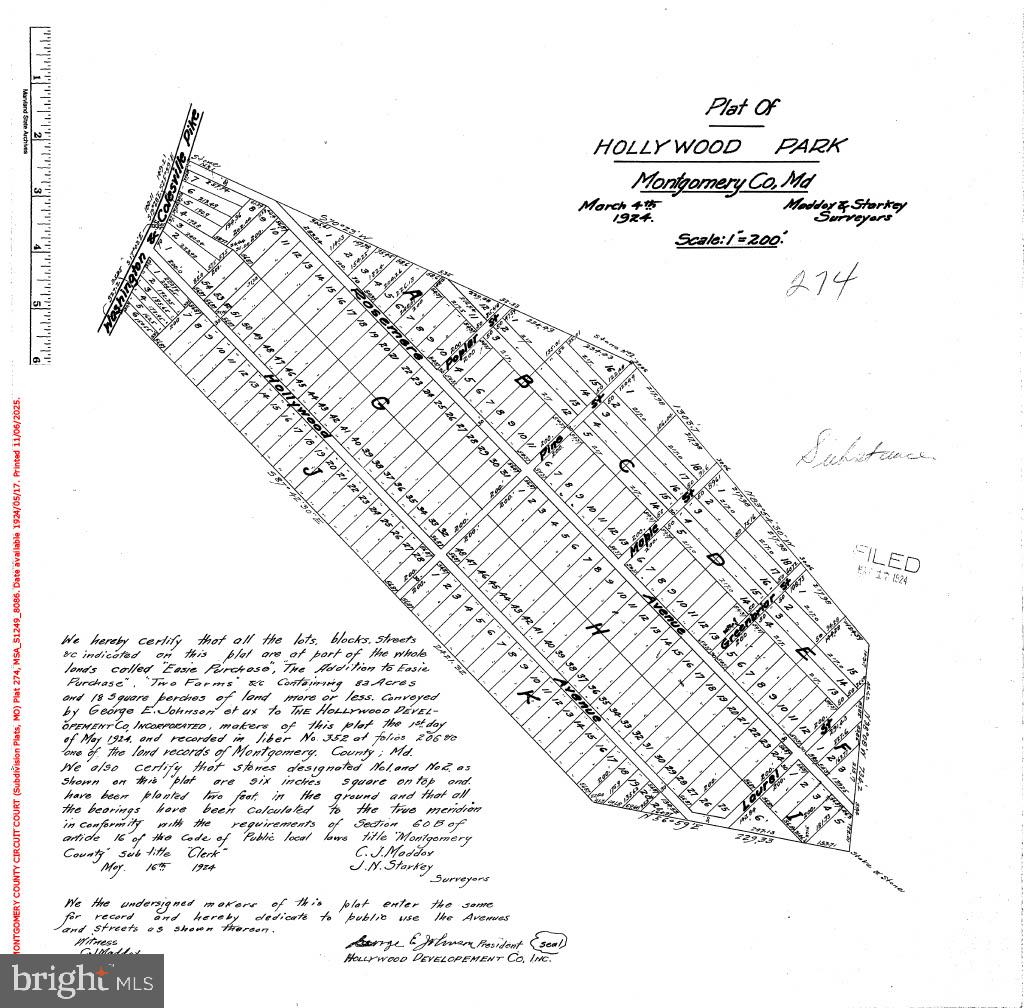 a black and white photo of a painting