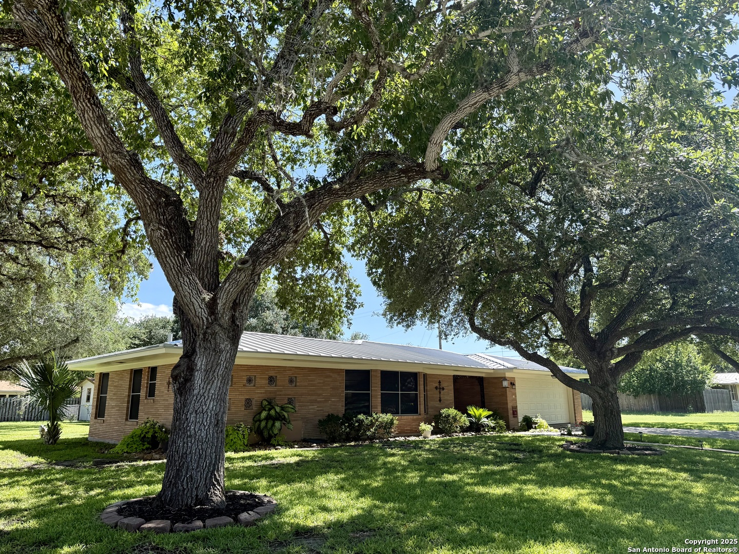 803 Leland Street Kenedy, TX 78119 - Photo 2 of 35