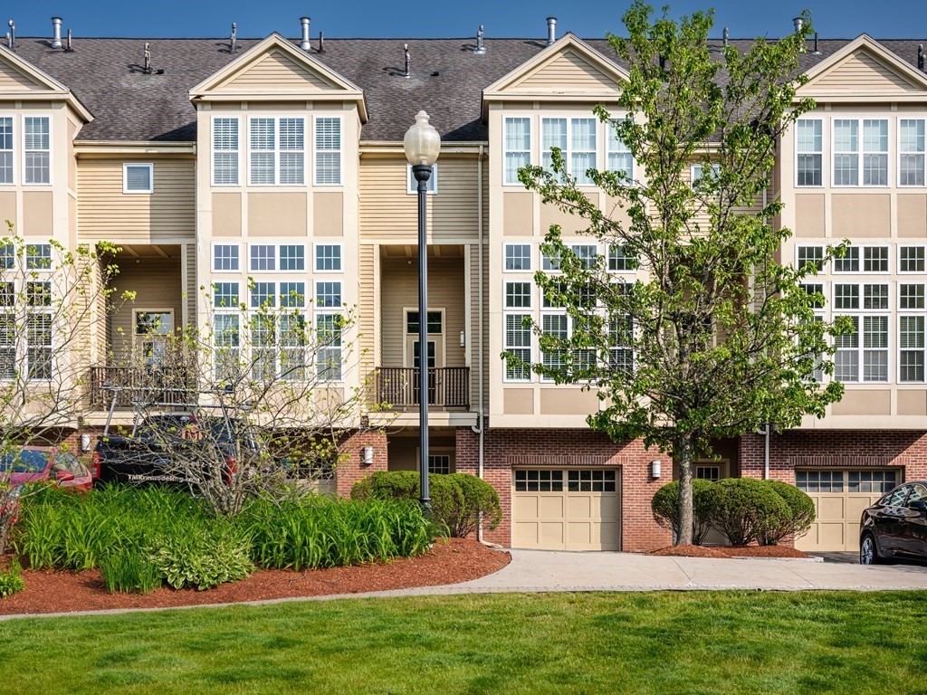 2 Powder Mill Square, Unit 3 Andover, MA 01810 - Photo 3 of 33 Gallery Image 3