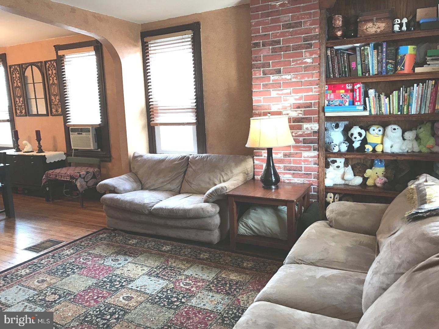 308 Ryers Avenue Cheltenham, PA 19012 - Photo 3 of 25 Living Room