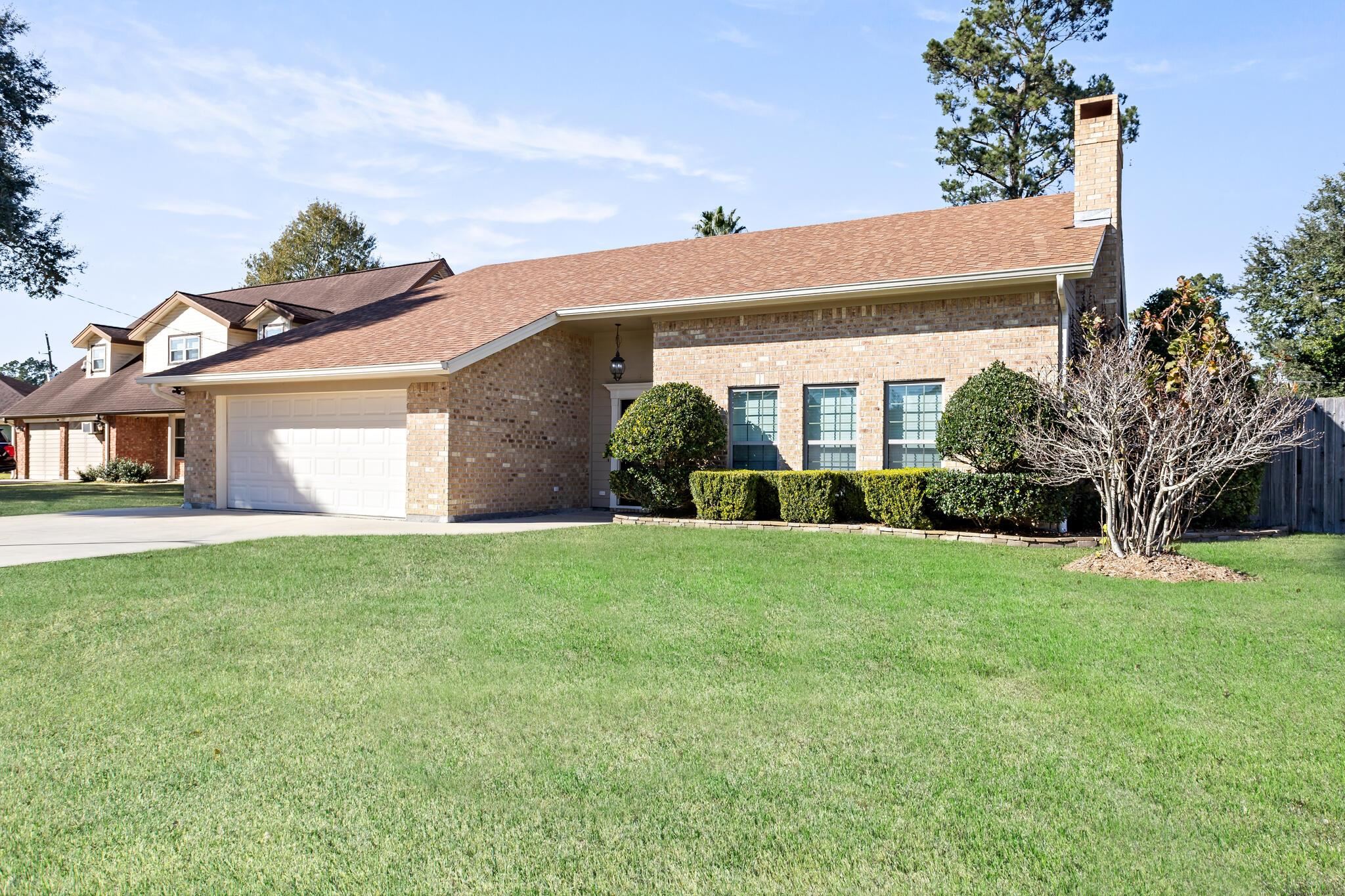 2208 Spring Oak Lane Orange, TX 77632 - Photo 2 of 37